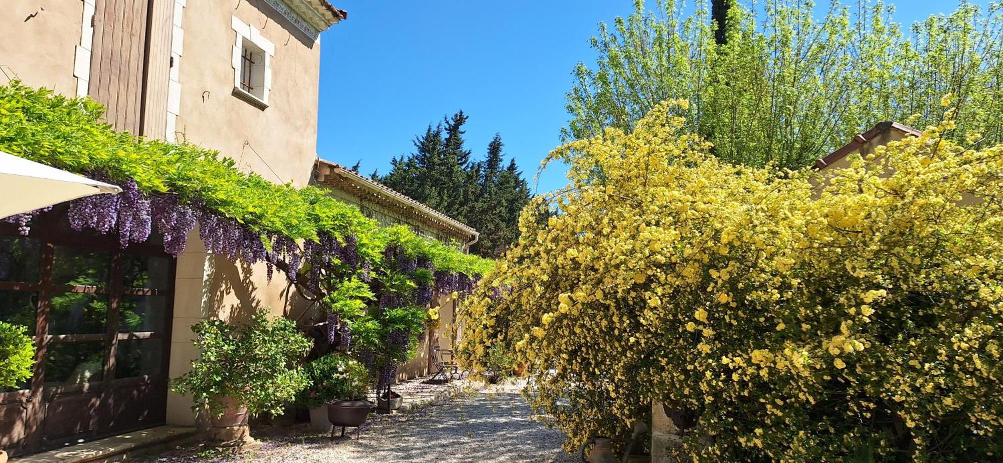 Cherche Midi Noves Exterior photo